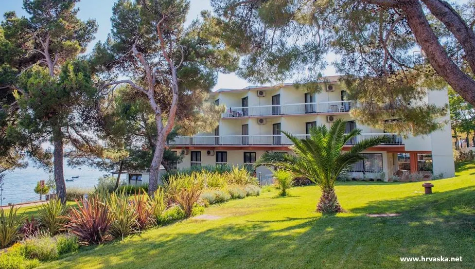 Apartmaji Resort Centinera