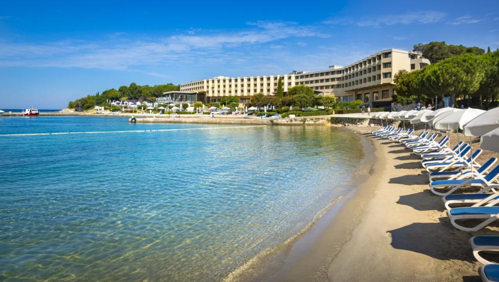 Островной отель Istra